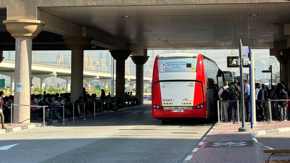 Dubai Yolcuları, Abu Dabi'ye Yeni Dh66 Taksi Paylaşım Hizmeti ile '1 Saatlik Otobüs Kuyruğunu' Atlıyor