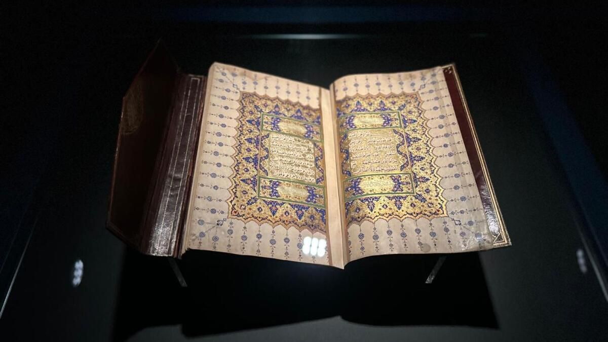 Sharjah: 7. Yüzyıla Tarihlenen Nadir Kur'an-ı Kerim El Yazmaları Sergileniyor