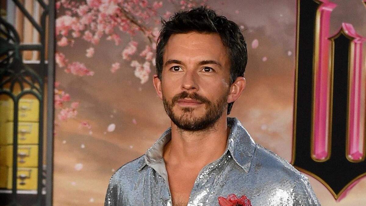 Jonathan Bailey, Dördüncü Sezon için 'Bridgerton'a Geri Döndüğünü Doğruladı