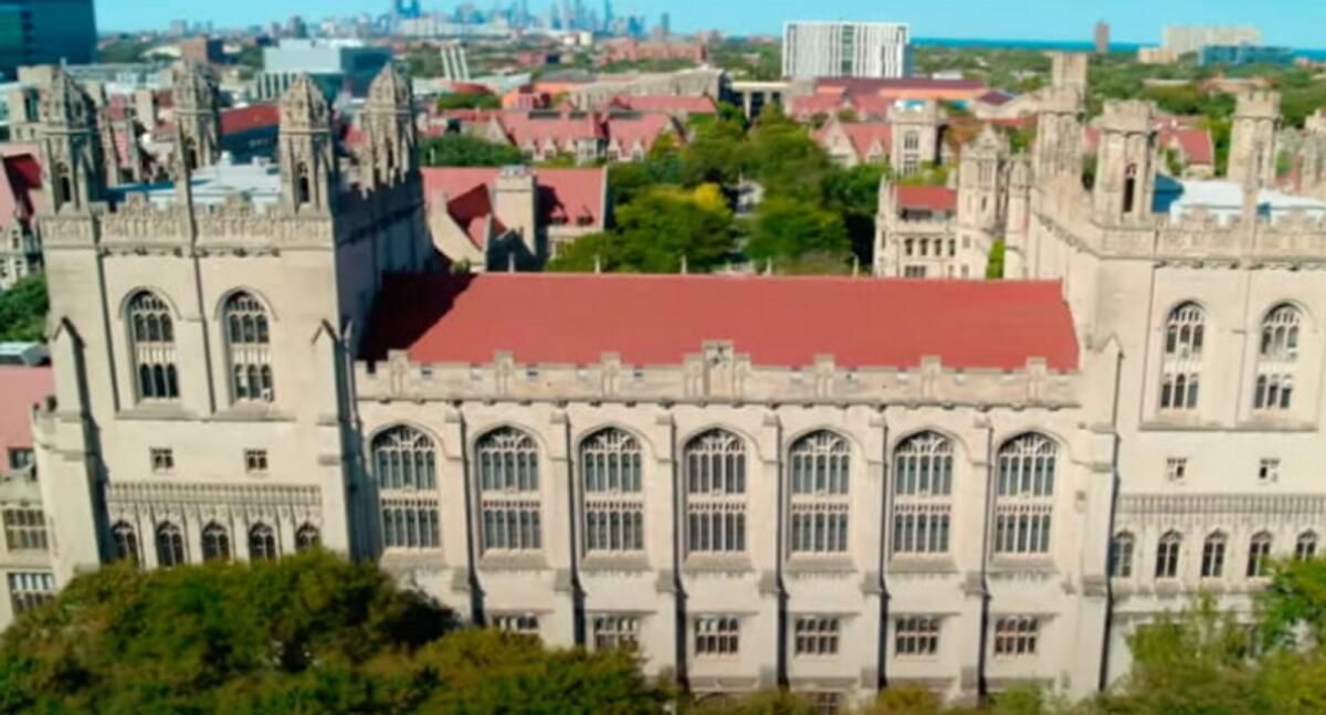 Chicago Üniversitesi, Erken Bildirim Kabul Planı Kapsamında ilk Öğrencileri Kabul Ediyor