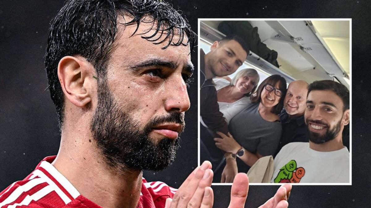 Manchester United Kaptanı Uçuş Sırasında Hasta Yolcuya Yardım Ediyor