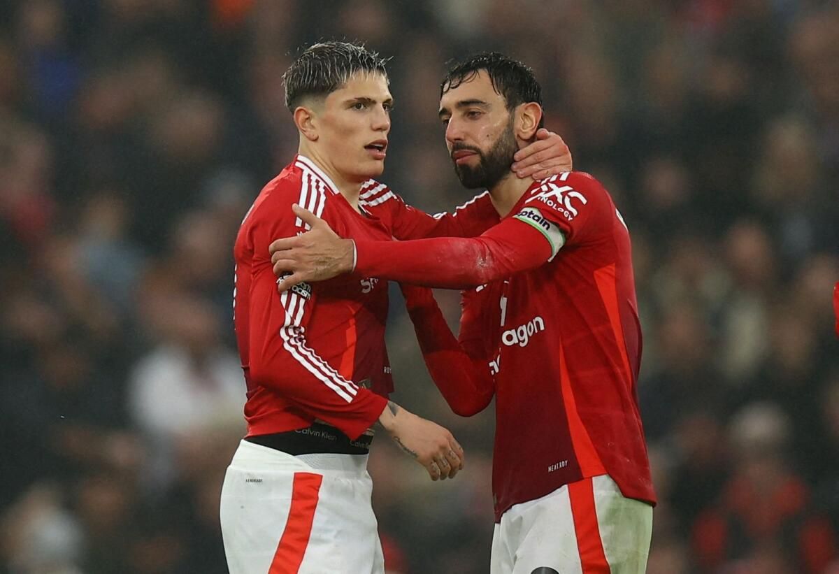 Man United, Van Nistelrooy'un Geçici Patron Olarak Oynadığı Son Maçta Leicester'ı 3-0 Yendi