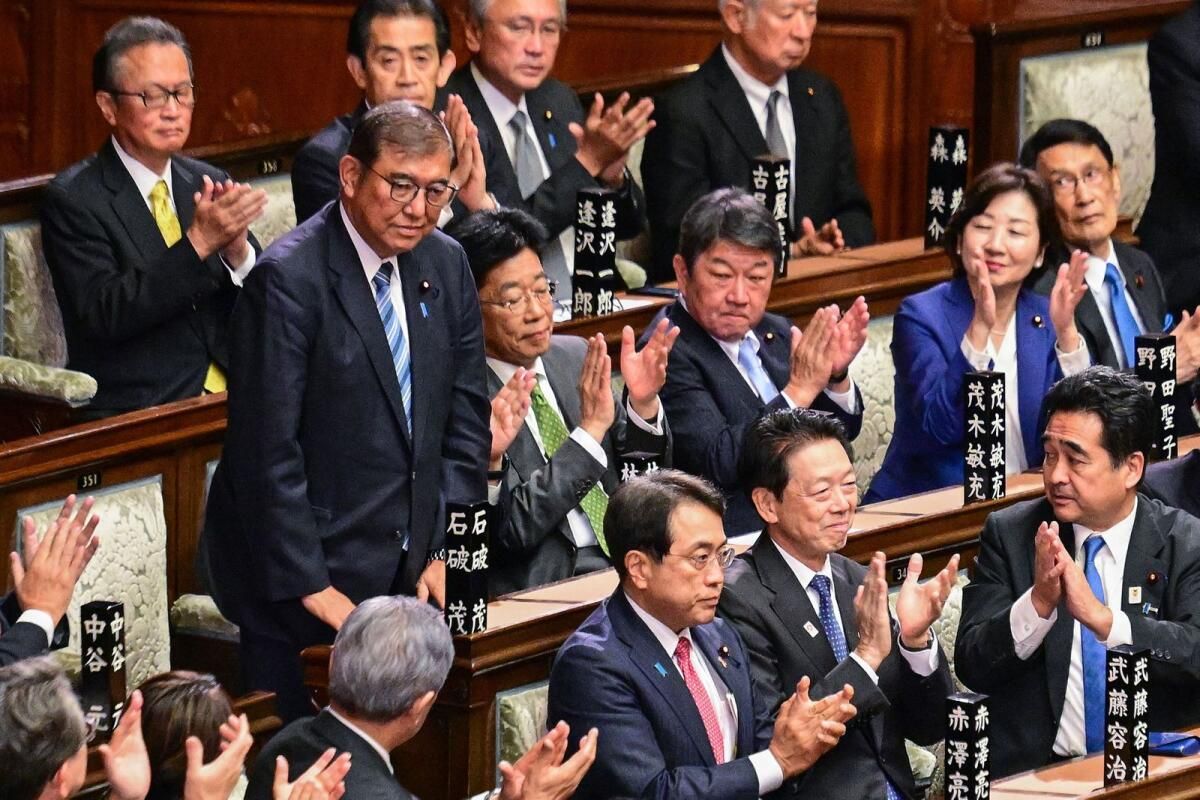 Japonya Başbakanı, Trump Büyüdüğü İçin Parlamento Oylamasından Sağ Çıktı