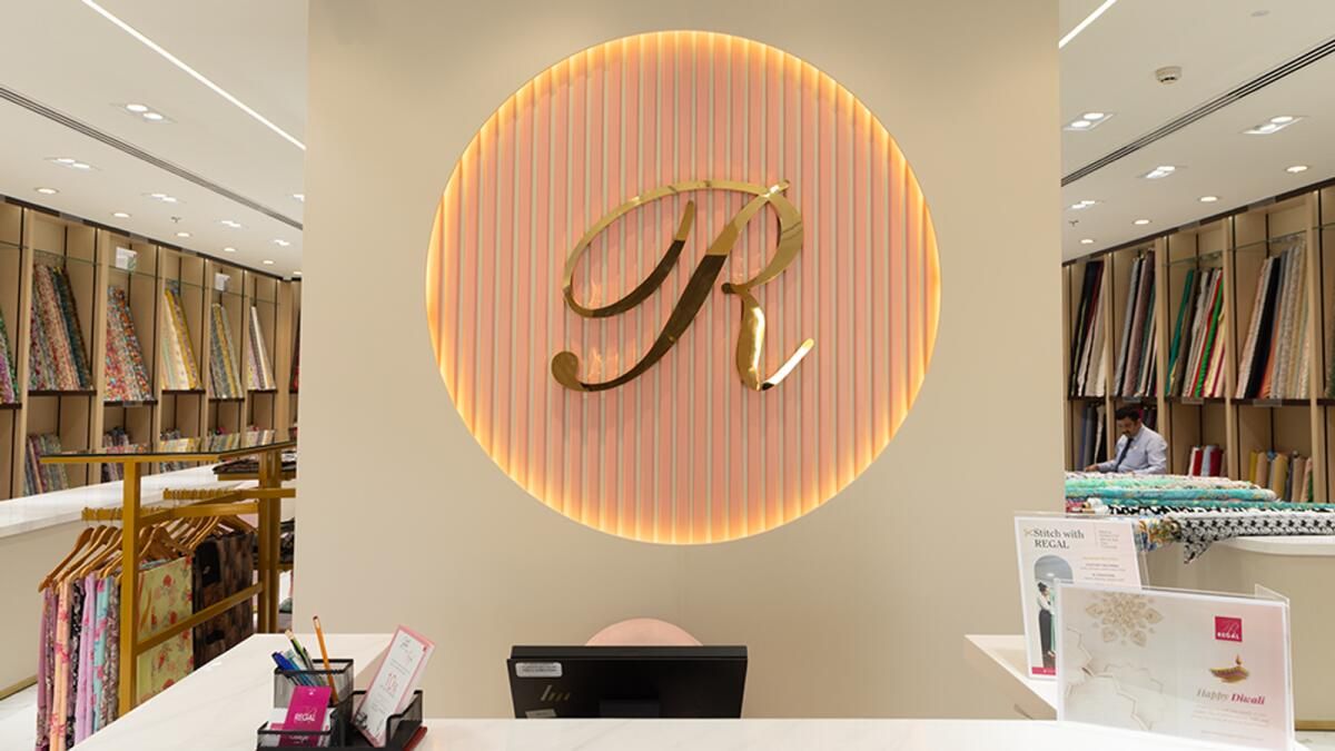 Regal Fabrics, Yenilenen Mağazasını Büyük Lansman Partisi ile Tanıttı