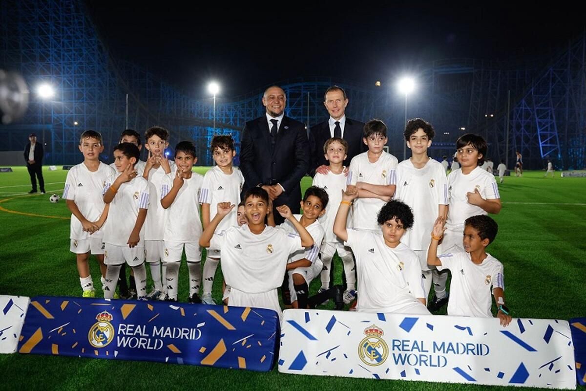 Dubai: Real Madrid Efsaneleri Dünyanın ilk Futbol Tema Parkını Ziyaret Etti