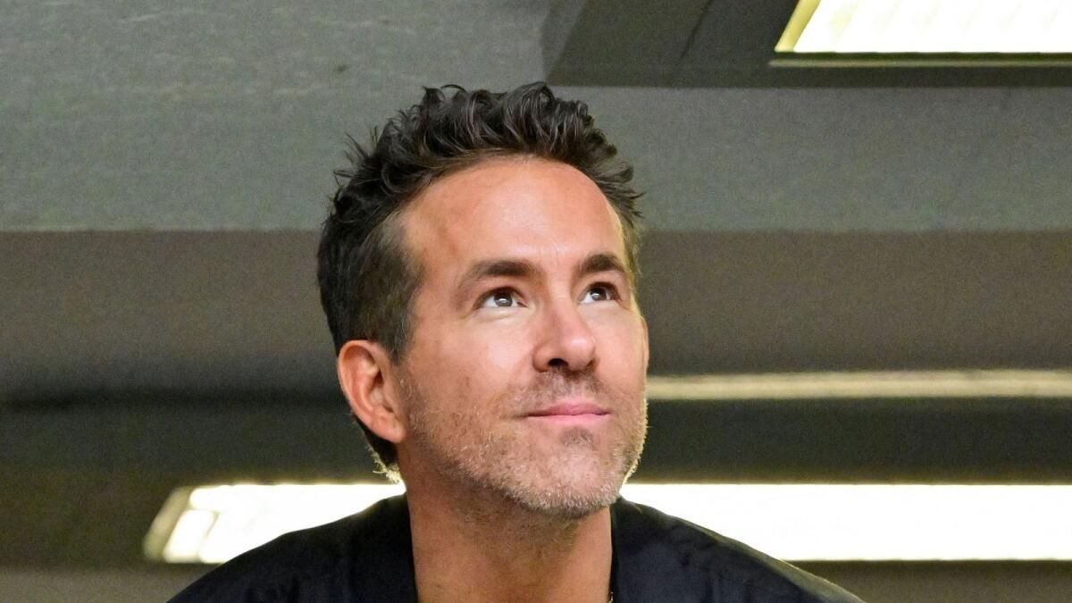 Ryan Reynolds, Martha Stewart'a 'O Kadar Da Komik Olmadığını' Söylediği için Alkışlıyor