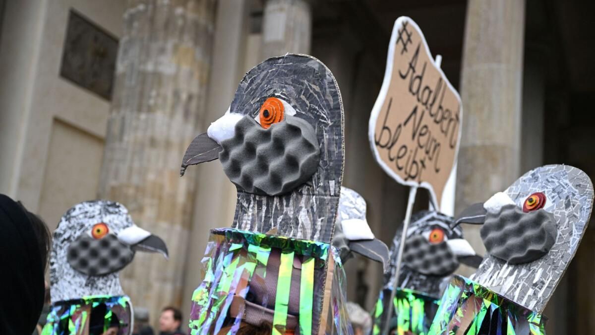 Berlin'in Yaratıcı Sektörü, Sanat Finansmanı Kesintilerine Karşı Miting Başlattı