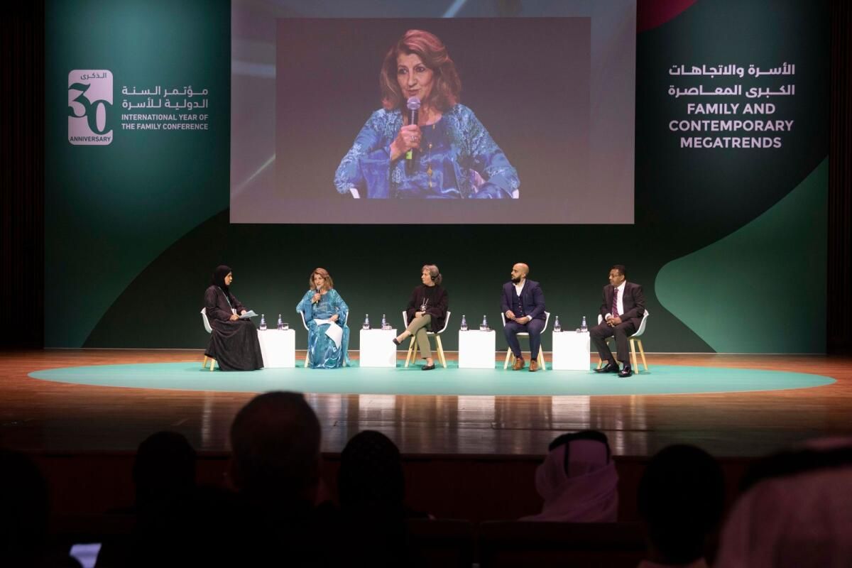 Doha'daki Küresel Konferans, Arap ve Küresel Ailelerin Karşılaştığı Zorlukları Araştırıyor