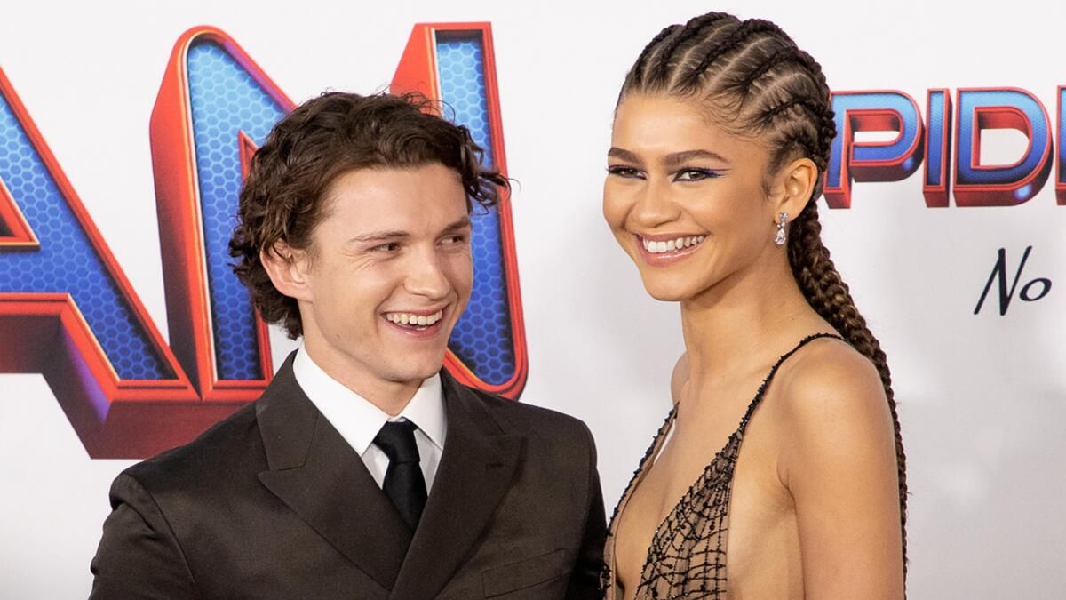 Tom Holland 'Googles'ın Kız Arkadaşı Zendaya, İşte Nedeni