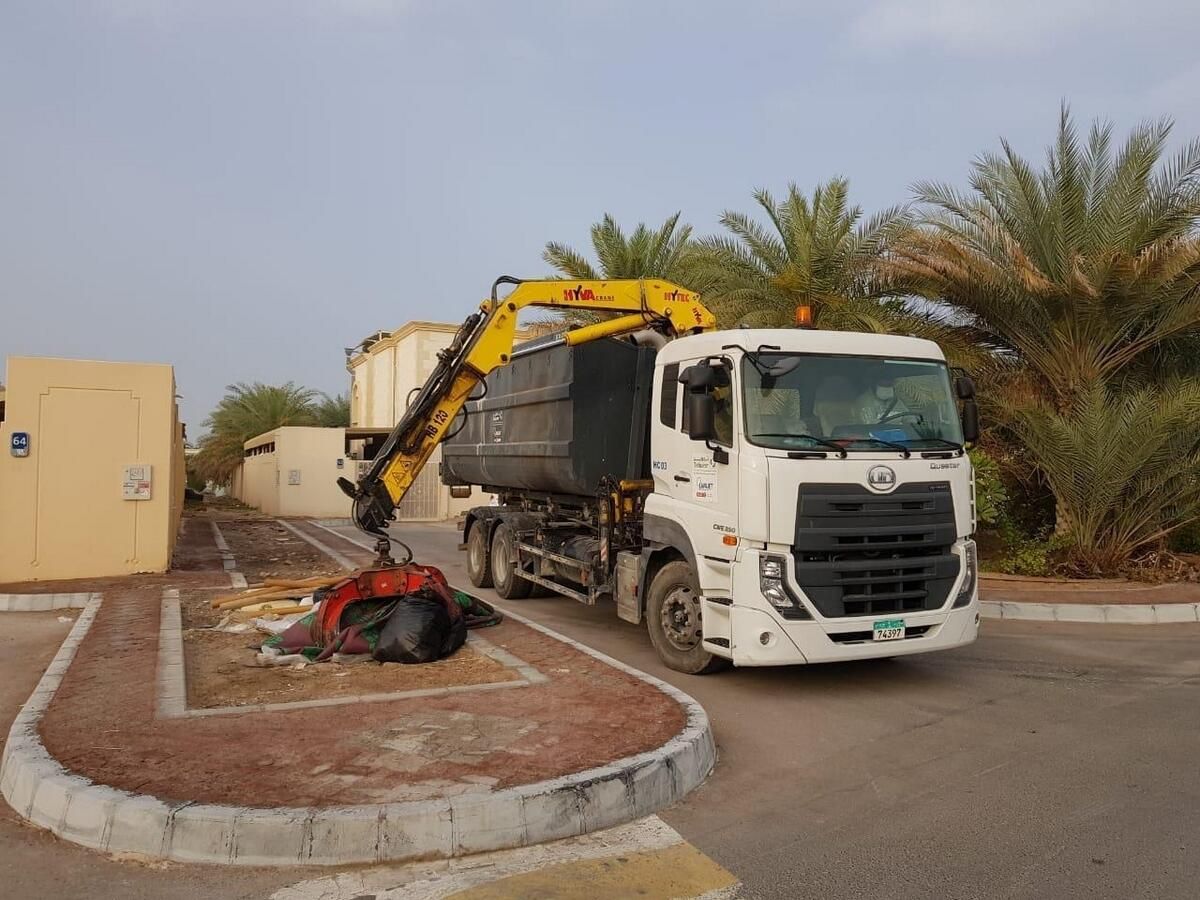 Abu Dabi: Deniz Yaşamını Korumak için Su Kanalından 3 Tondan Fazla Atık Çıkarıldı
