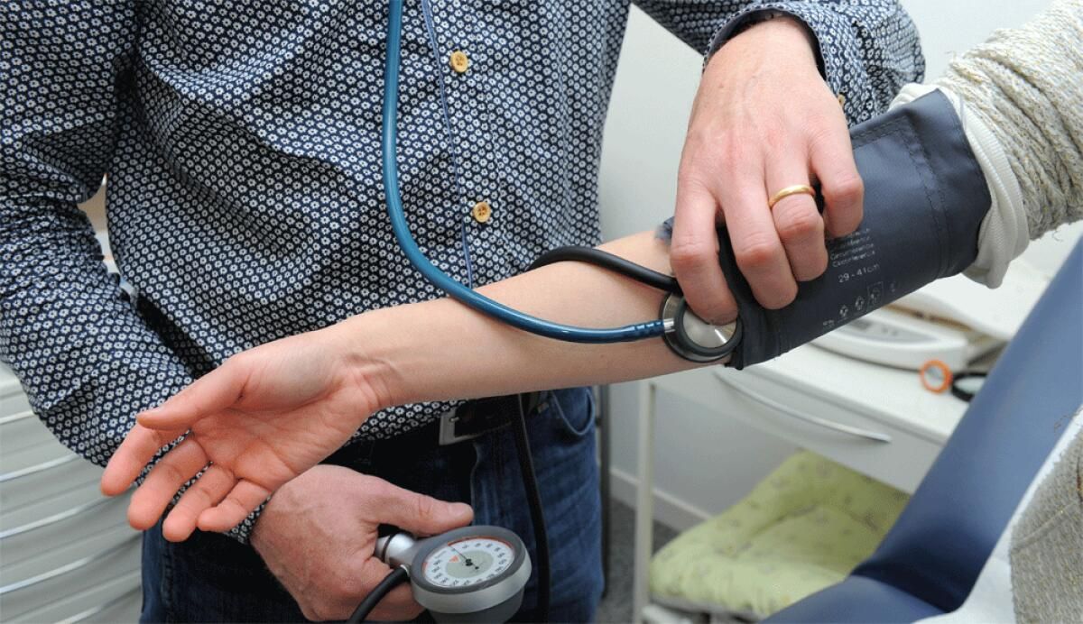 BAE Doktorları 'Sessiz Katil' Yüksek Tansiyonu Konusunda Uyardı; Yeni Yönergeler Erken Teşhise Yardımcı Oluyor