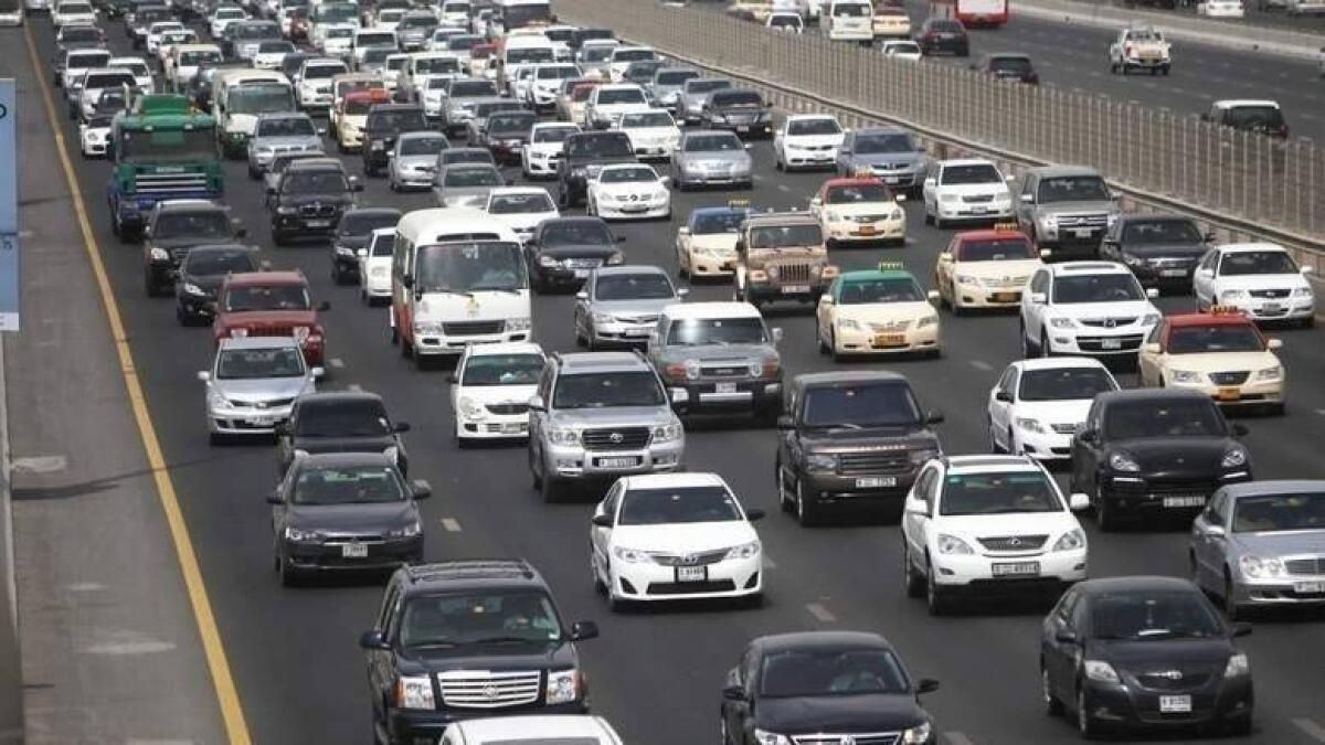 Bazı BAE Sakinleri 'Ezici' Trafik stresi nedeniyle işlerini bıraktı