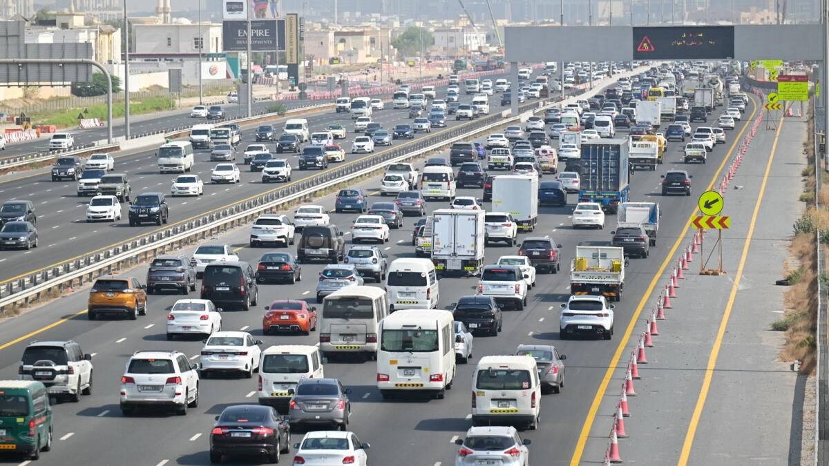 Dubai: Rta, inşaat Çalışmaları Nedeniyle Büyük Yollardaki Trafik Gecikmeleri Konusunda Sürücüleri Uyardı