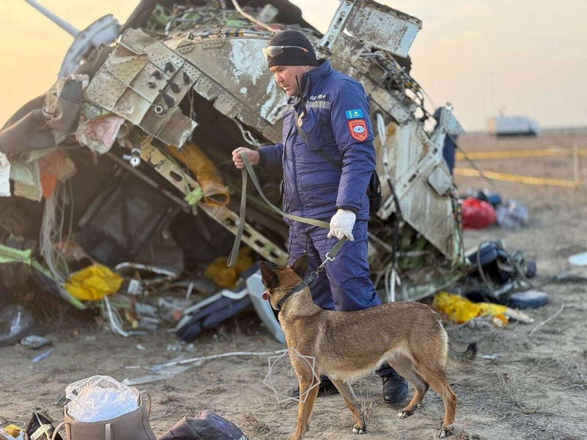 Azerbaycan, Kazakistan'daki Uçak Kazasında 38 Kişinin Ölümüne Yas Tuttu