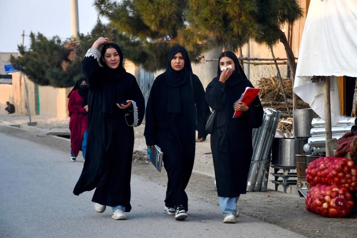 Afganistan'dan Taliban'a Kadınların Tıp Eğitimini Engellememesi Çağrısı