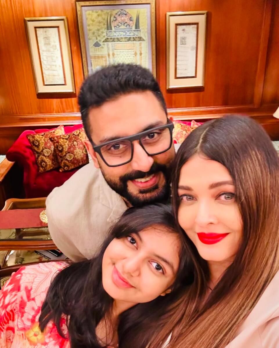 Aishwarya Rai, Abhishek Bachchan, Aaradhya'nın Okul Etkinliğine Katılıyor