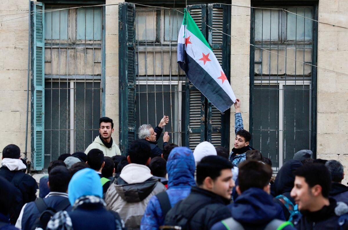 Suriyeli Yetkililer, Esad'ı Deviren Ayaklanmadan Bir Hafta Sonra Okulları Yeniden Açtı