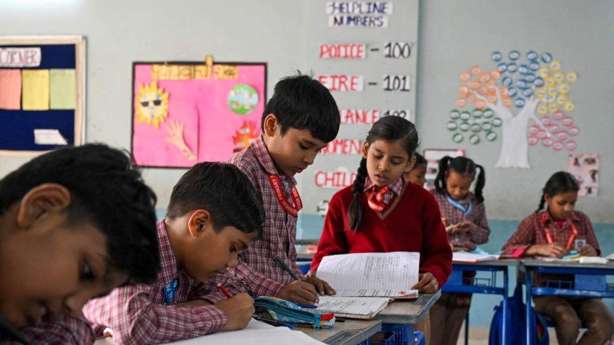 Delhi Okulları Yeniden Açılırken Yardım Ancak Duman Krizi Devam Ediyor