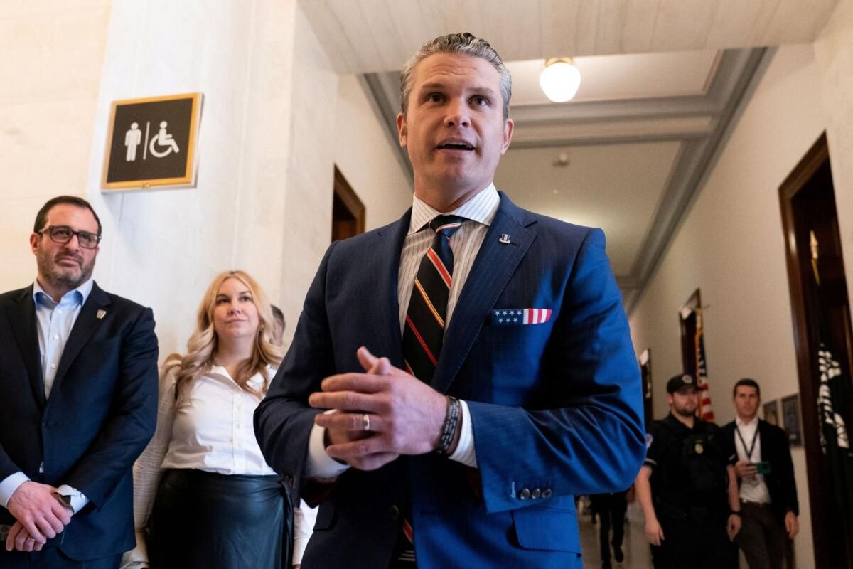 Trump'ın Pentagon Adayı Hegseth Şüphelerin Ortasında İlerliyor
