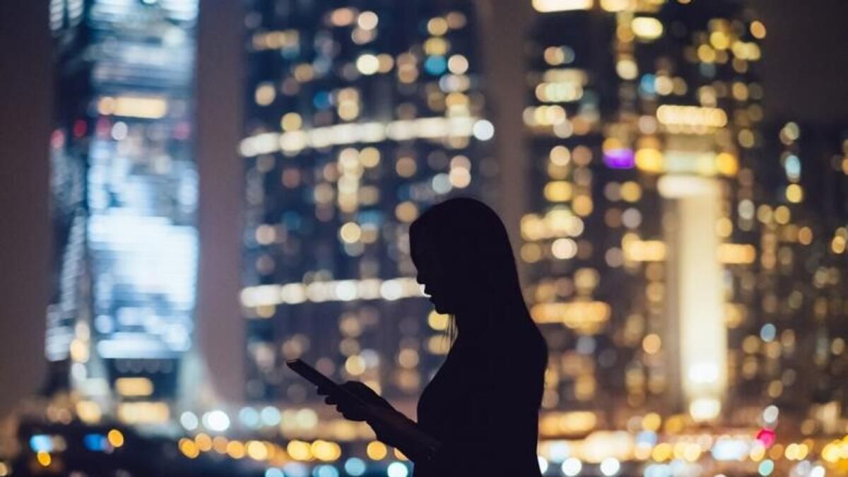 'Ağlamak İstedim': BAE'nin Gayrimenkulündeki Kadınlar 'Erkek Egemen Alandaki' Mücadelelere Açılıyor
