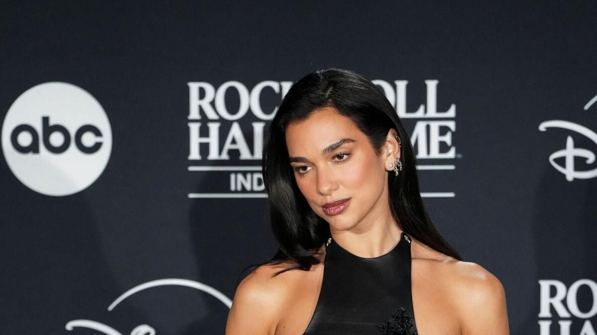 Dua Lipa Konseri: Abhijeet Bhattacharya'nın Oğlu, Mash-Up Şarkısına Yanıt Olarak Kırbaçlandı
