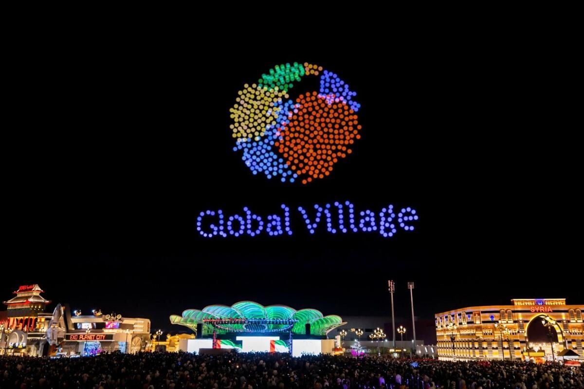 Dubai: Global Village, Bu Yıl ilk Kez 7 Havai Fişekle Birlikte 7 Drone Şovunu Duyurdu