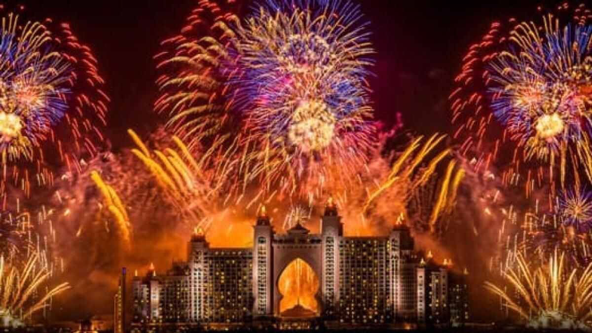 Dubai'de Yılbaşı Gecesi: Aile için Ayrı Bölgeler, Bekarlar Kutlamaları Göreceklerini Açıkladı