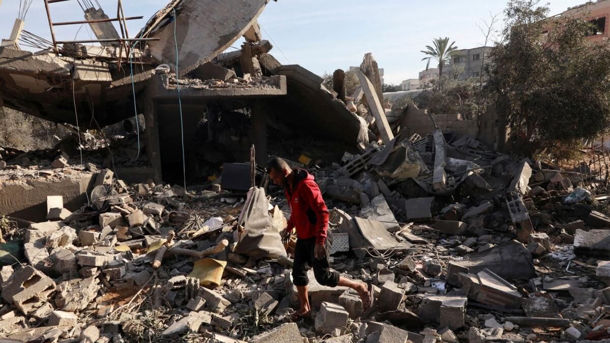 Sağlık Görevlileri, İsrail Hava Saldırılarının Gazze'de En Az 33 Filistinliyi Öldürdüğünü Söyledi