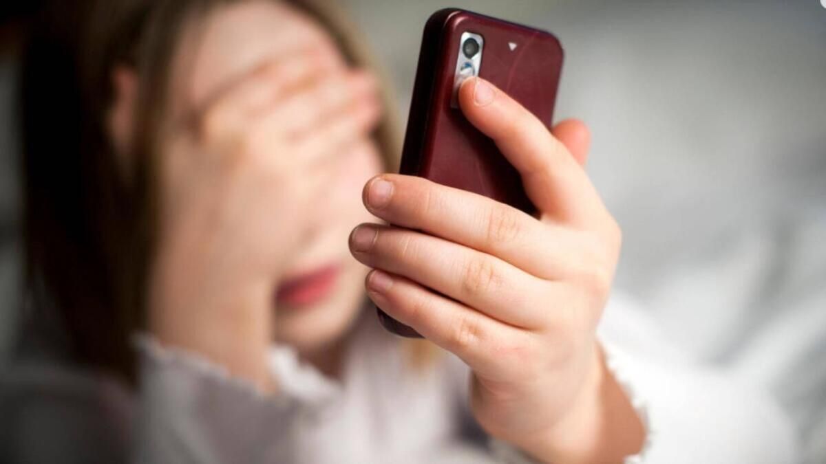 Fomo Gerçek Olduğunda Ne Yapmalı: BAE Uzmanları Dışlanmış Hissetmenin Nasıl 'Yorucu' Olabileceğini Açıklıyor