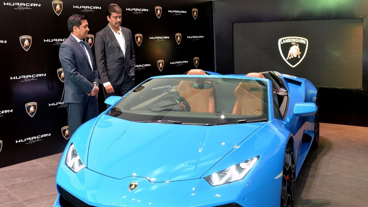 Lamborghini, İlk Elektrikli Araçların Lansmanını 2029'a Erteledi, İtalya'da Her Zaman Otomobil Üreteceğini Söyledi