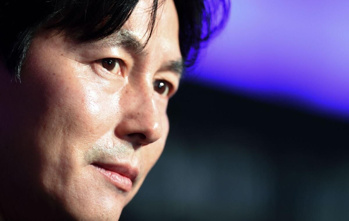 Güney Koreli Yıldız Jung Woo-Sung, Bebek Skandalından Sonra Özür Diledi