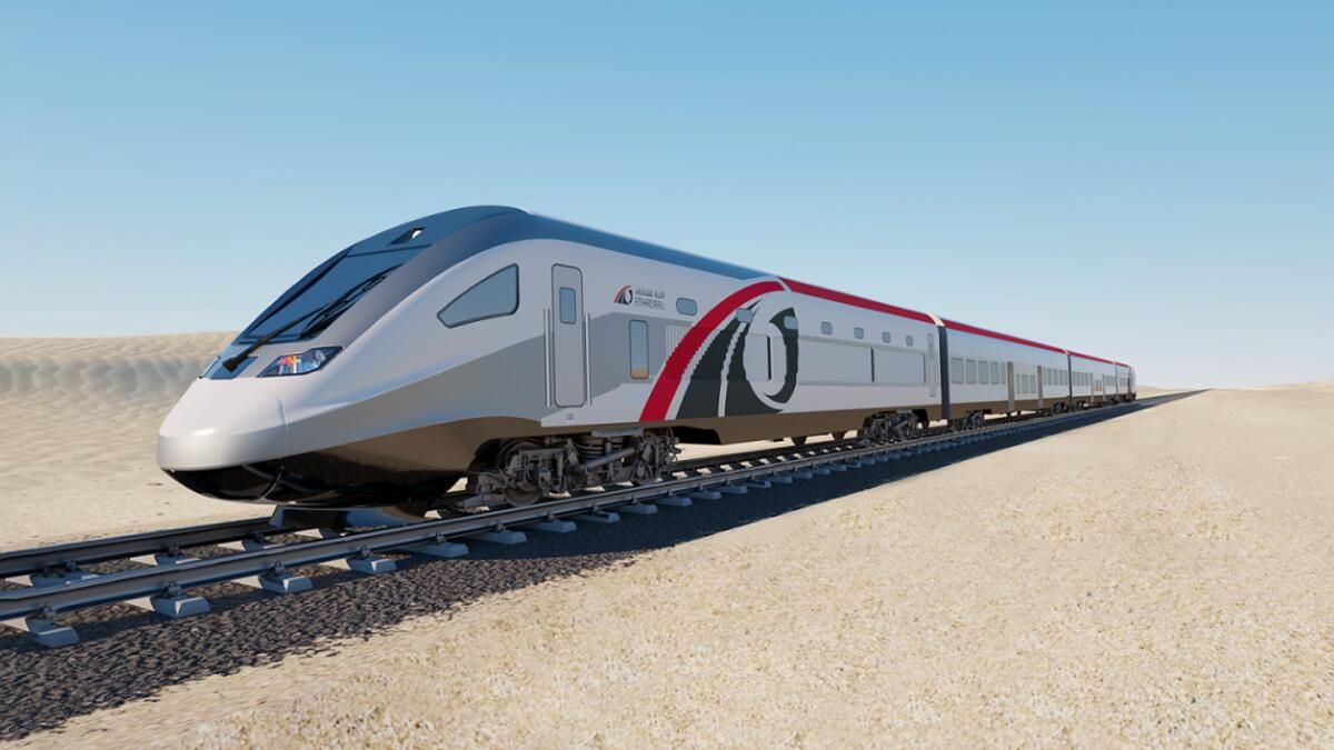 İzleyin: Emirates genelinde Saatte 200 Km Hızla Çalışacak BAE'nin Etihad Demiryolu Trenine Binmek Nasıl Bir Şey