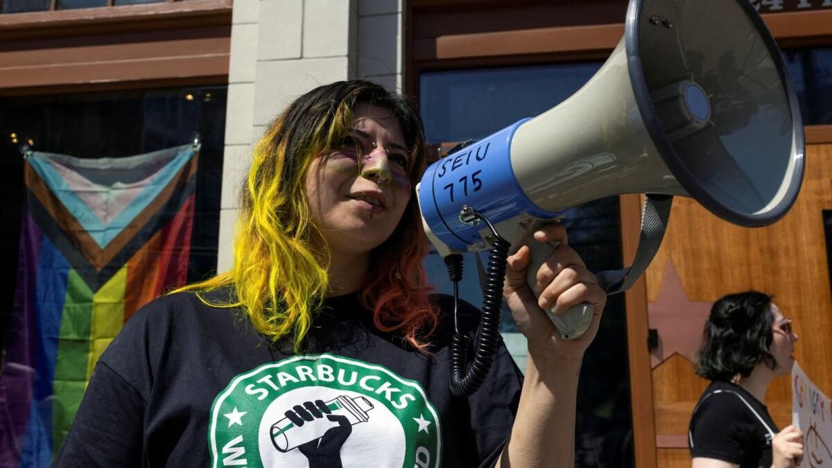 Starbucks Çalışanları Cuma Günü ABD Grevine Başlayacak
