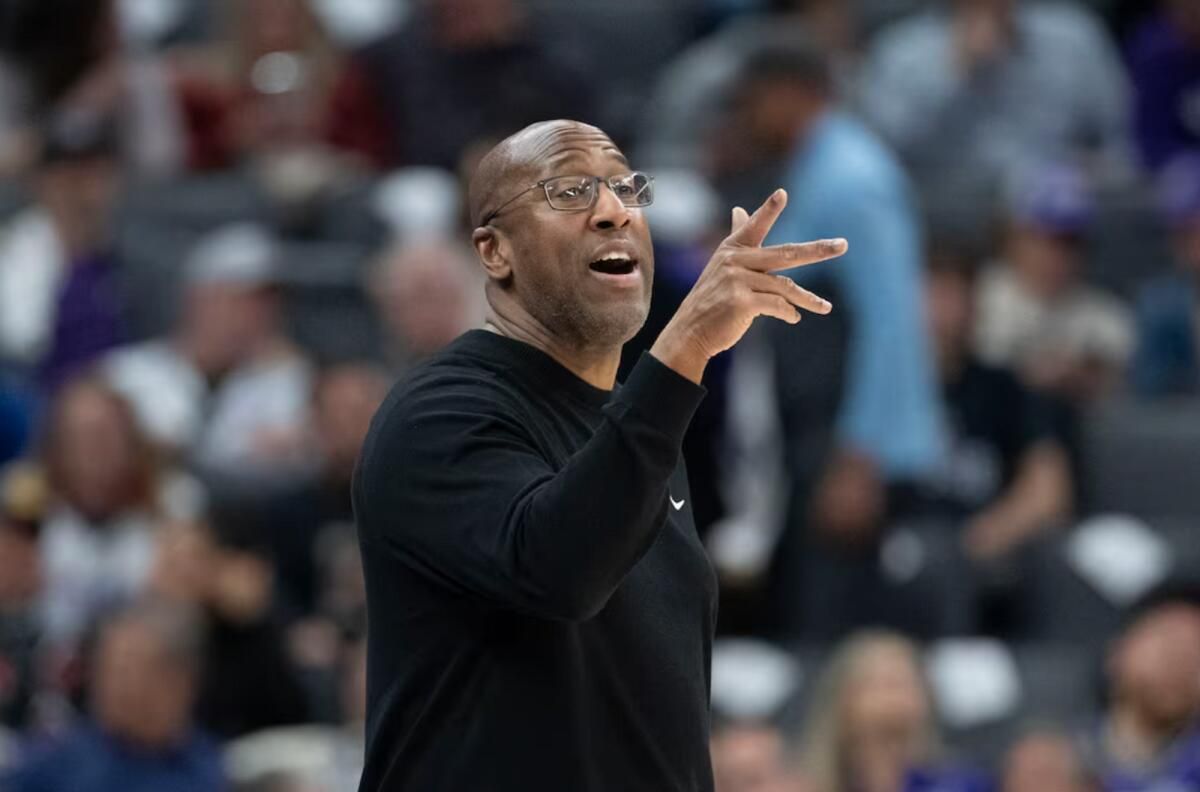 Nba'in Sacramento Kings'i, Beş Maçlık Patinajın Ortasında Teknik Direktör Mike Brown'ı Kovdu