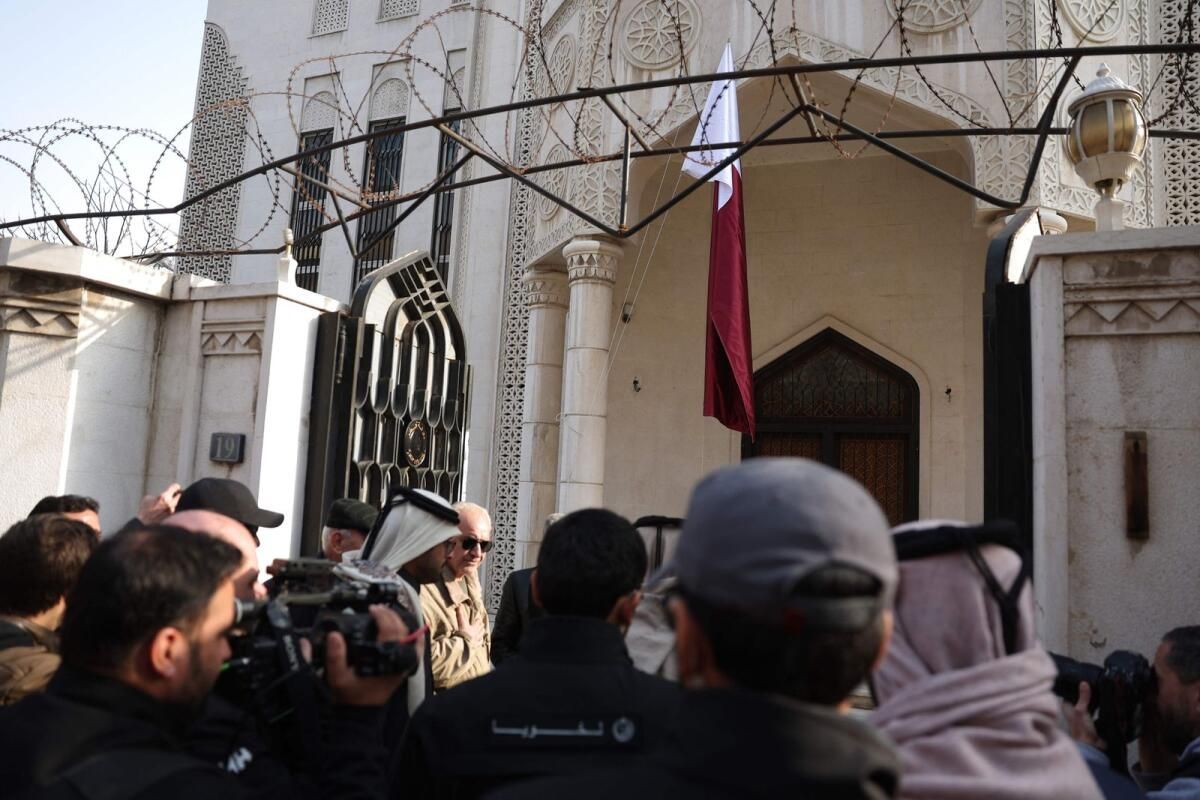 Katar Büyükelçiliği Kısa Bayrak Kaldırma Töreniyle Suriye'de Yeniden Açıldı: Afp