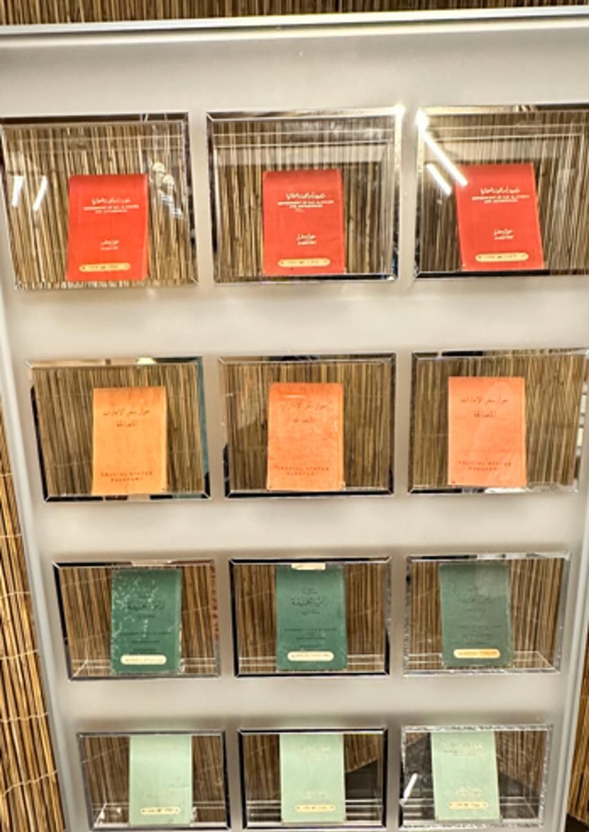 Birleşik Arap Emirlikleri: 1950'lerden Kalma Nadir Pasaportlar Kişisel Hikayeleri Ortaya Çıkarır, 'Zaman Kapsülü' Görevi Görür
