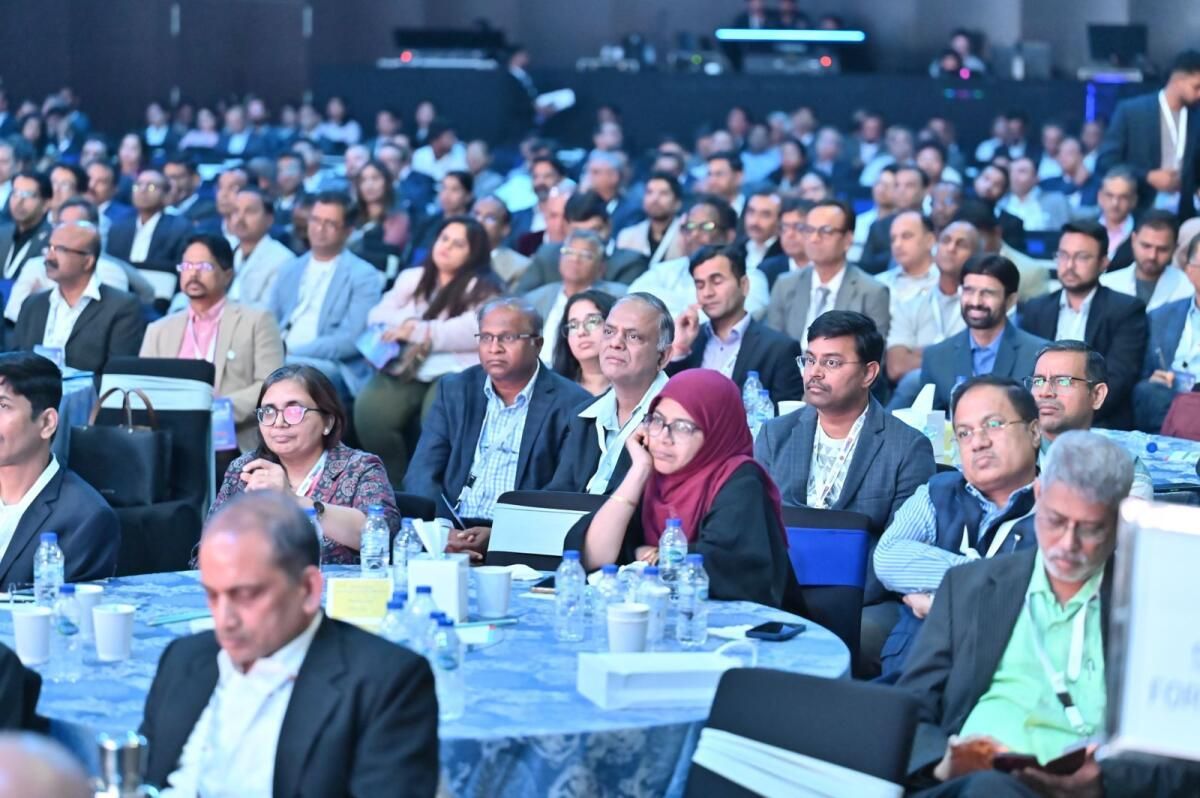 BAE: Hindistan'a Yatırım Yapan Nrı'lara Daha Geniş Resme Bakmaları, 'Kısa Vadeli Dramaları Görmezden Gelmeleri' Söylendi