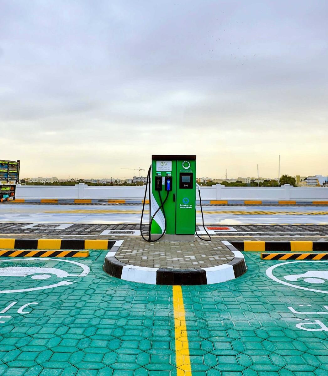 Dubai: Yaklaşık 35.000 Elektrikli Otomobil Şehrin Yollarına Çarptığında 740'ın Üzerinde Ev Şarj Noktası Kuruldu