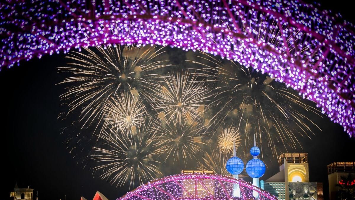 Dubai: Global Village, 7 Havai Fişek Gösterisi ile Yeni Yılda Çalacak; Zamanlamalar Açıklandı