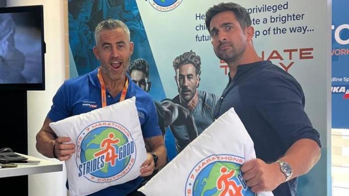 Dubai'de Yaşayan iki Kişi, Muhtaç Çocuklara Yardım Etmek için 7 Günde 7 Kıtada 7 Maraton Koşacak