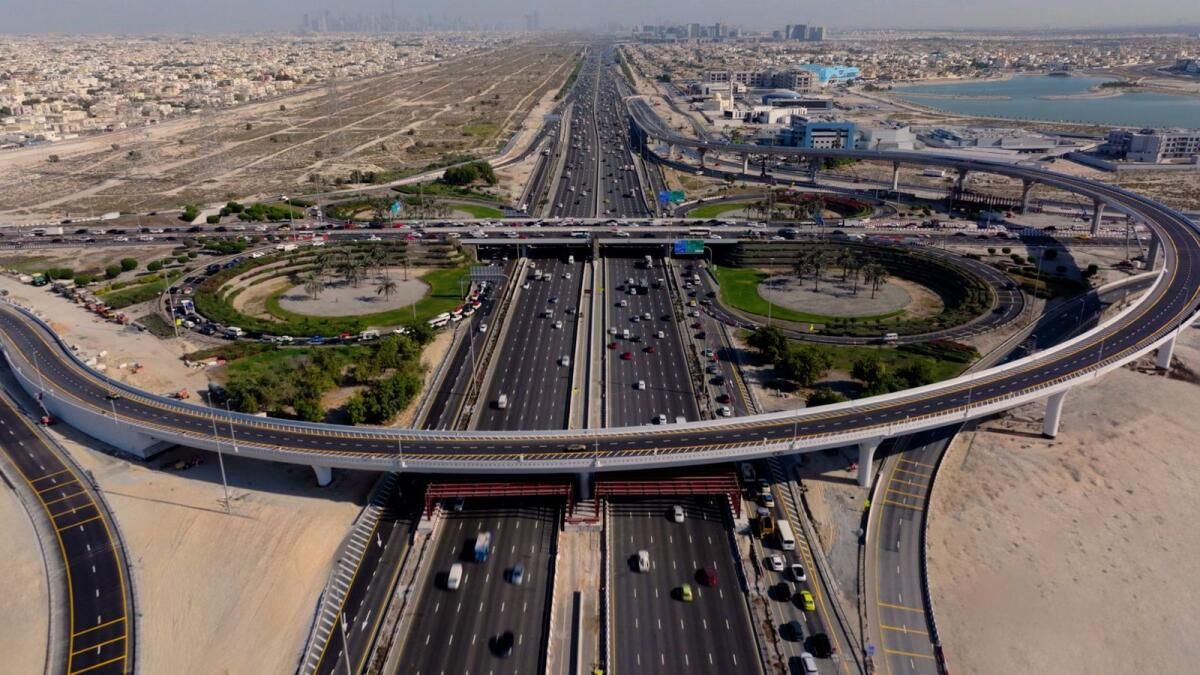 Dubai: Hessa Caddesi'nden Al Khail Yolu'na Seyahat Süresini 3 Dakikaya İndirecek Yeni Köprü