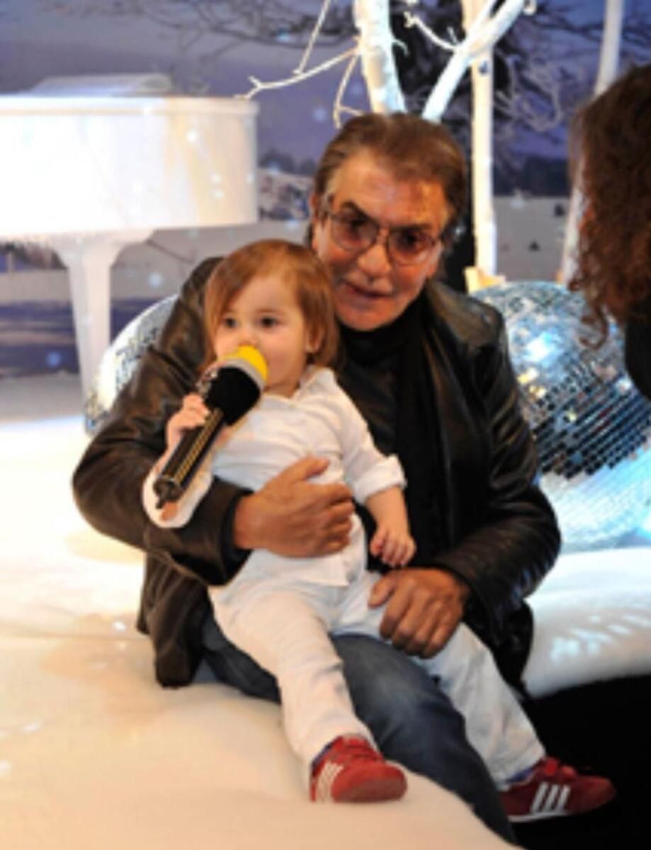 Büyükbaba Roberto Cavalli'nin Mirasını Taşıyan 15 Yaşındaki Dubaili Öğrenciyle Tanışın