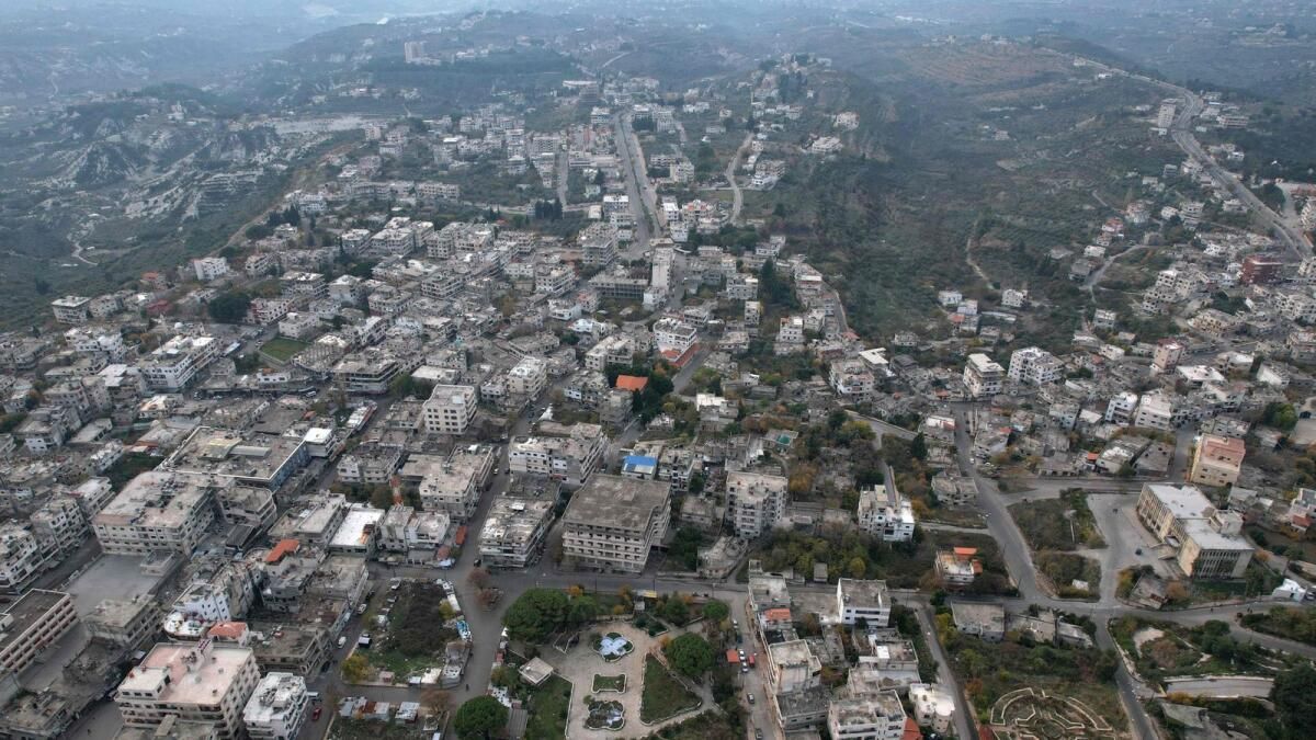 Esad Ailesinin Türbesinin Külleri Arasında Suriyeli İsyancılar Miraslarını Silmeye Yemin Etti