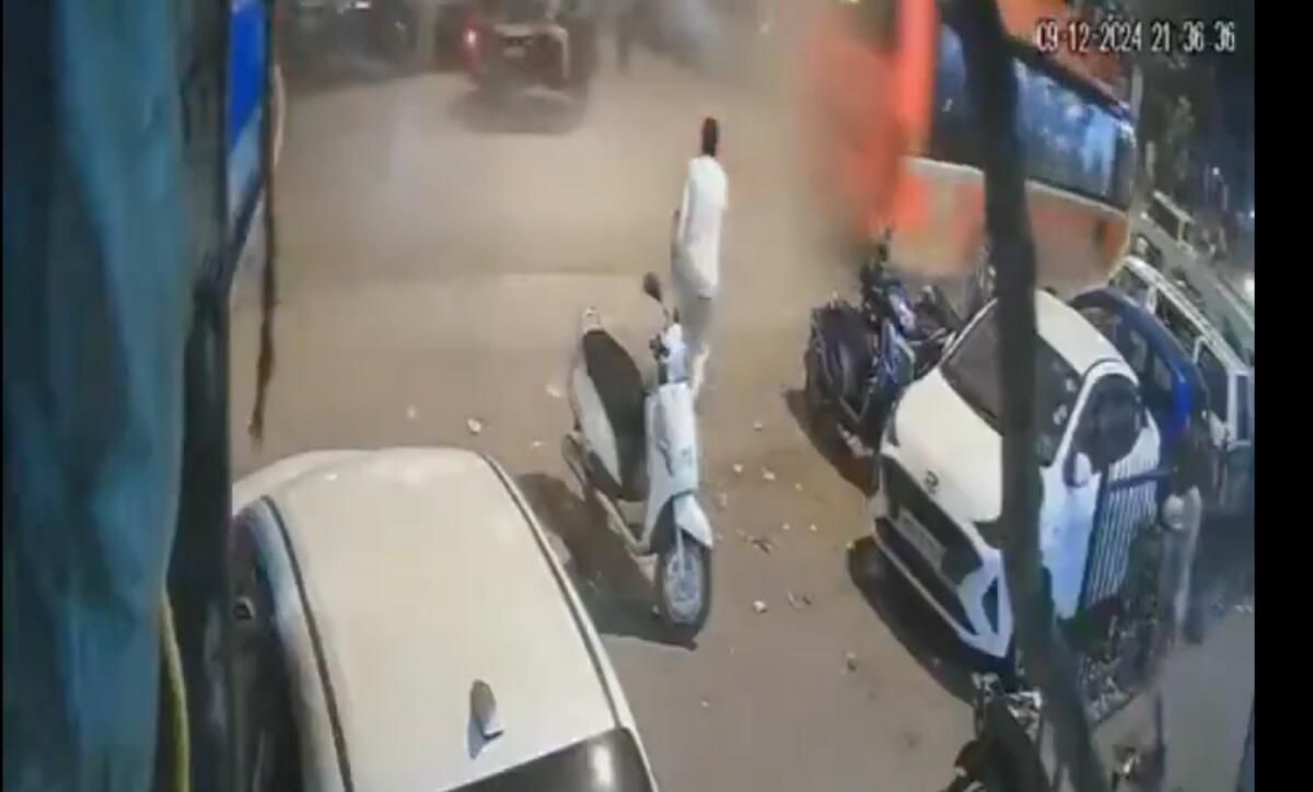Hindistan: Mumbai'nin Kurla Batısındaki Araçlara Otobüs Çarparken Dört Kişi Öldü, 25 Kişi Yaralandı