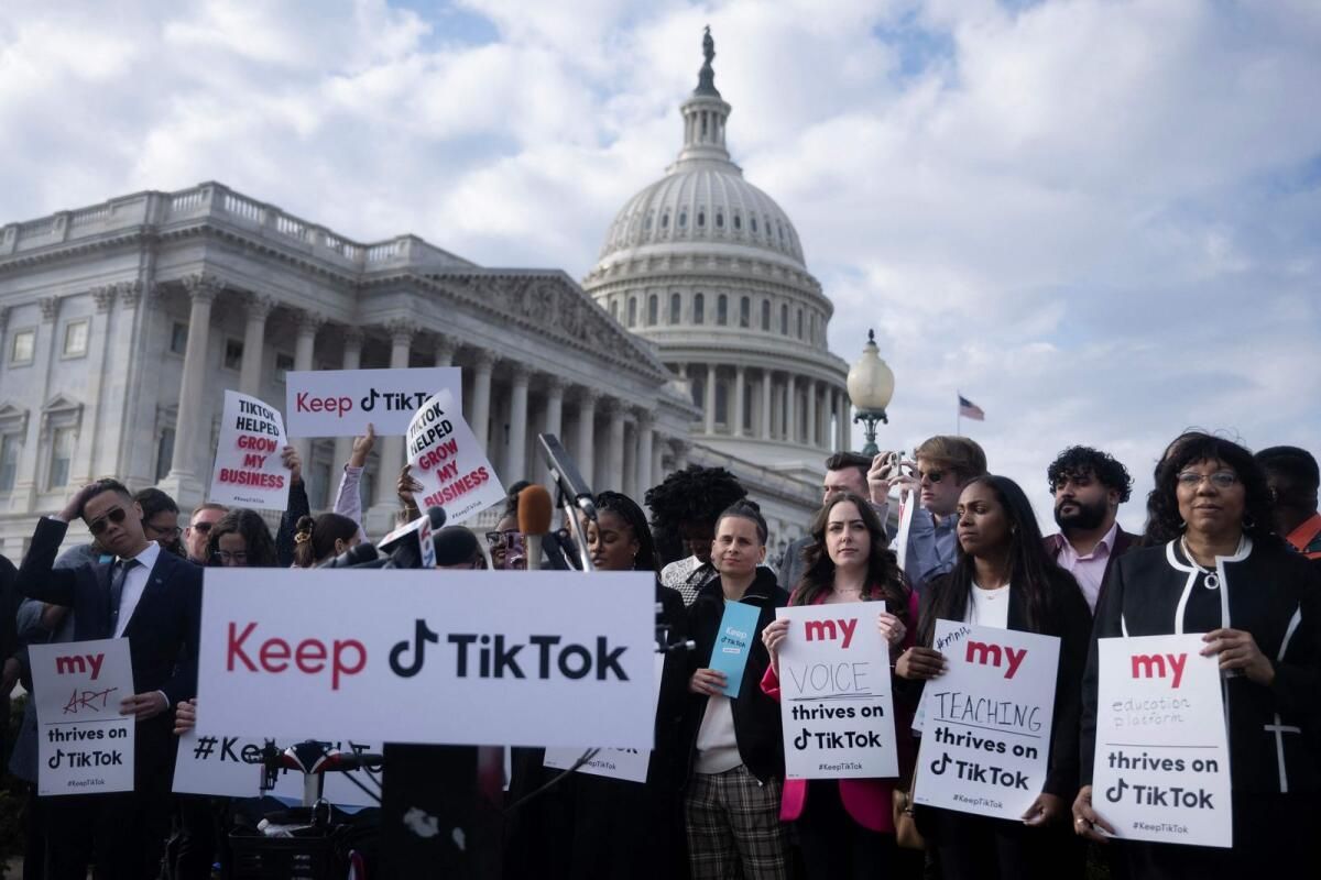 Trump'ın Tiktok Sevgisi, Uygulamanın Kaderi Üzerindeki Savaşta Payları Artırıyor