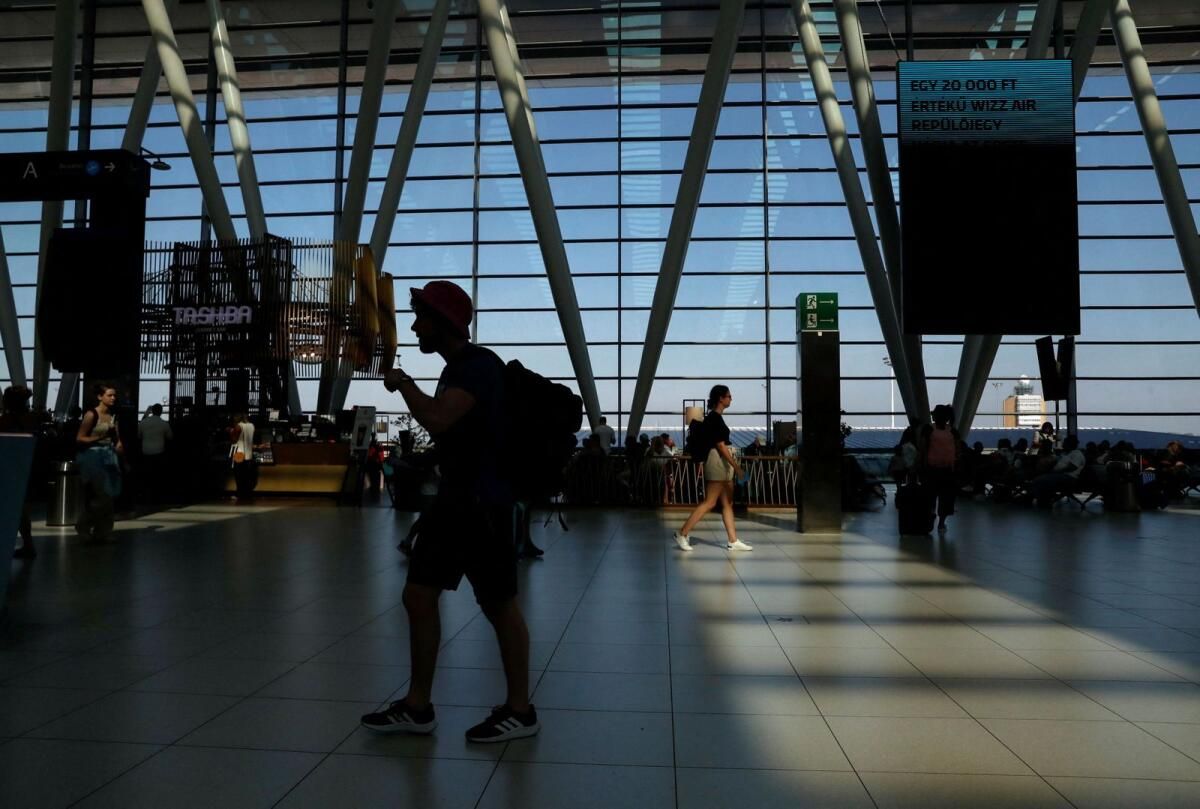 BAE Vatandaşları 12 Aralık'tan itibaren Macaristan Havaalanlarında E-Kapıları Kullanabilir