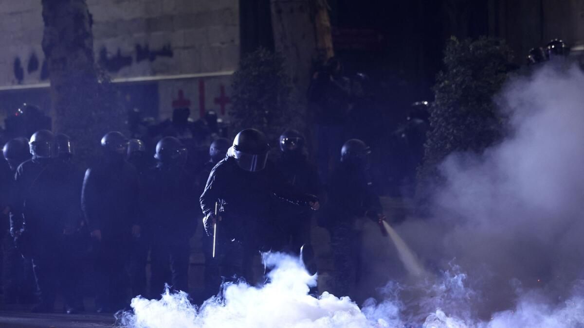 Gürcistan'da On Binlerce Kişi Toplandı, Başbakan Yeni Oylama Çağrılarını Reddetti