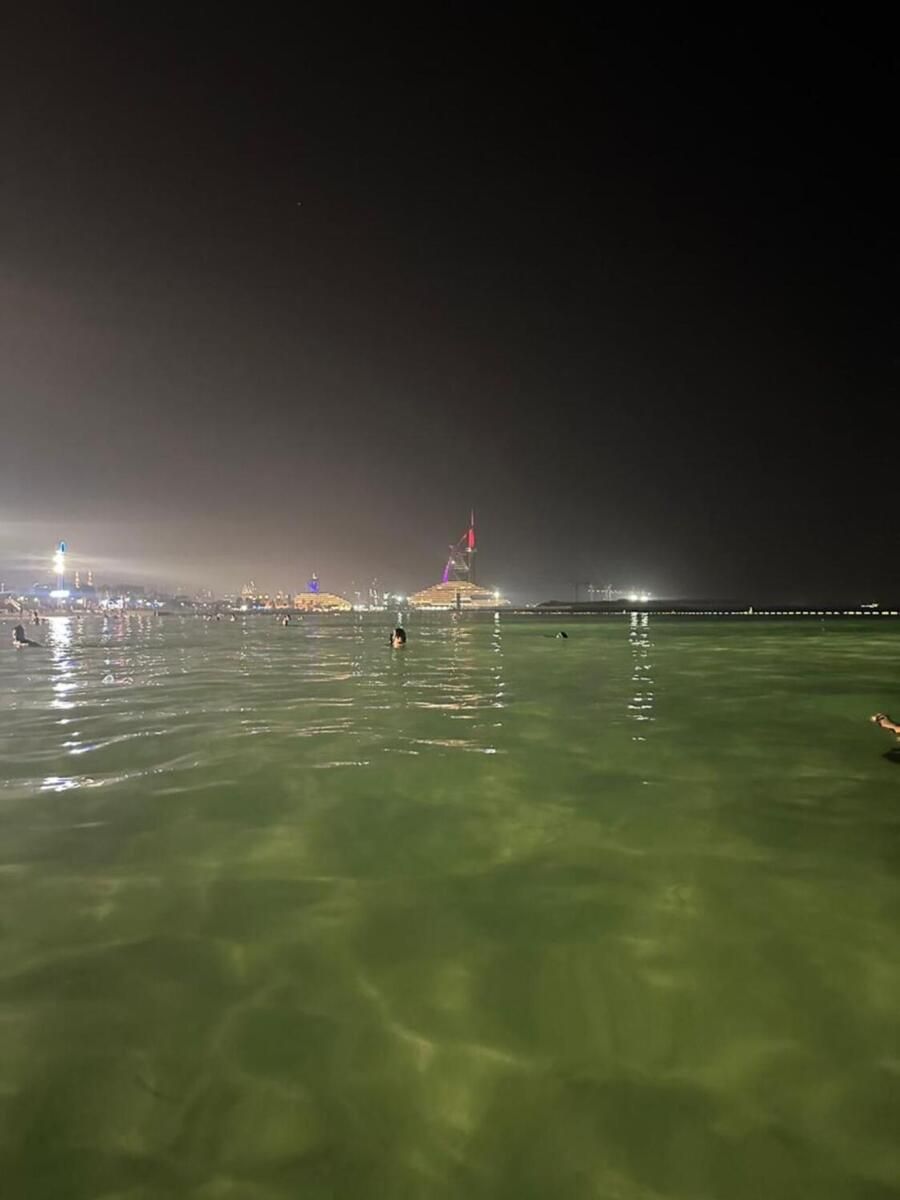 Dubai: Gece Plajları Turistler ve Sakinler Arasında Neden Popüler Hale Geldi