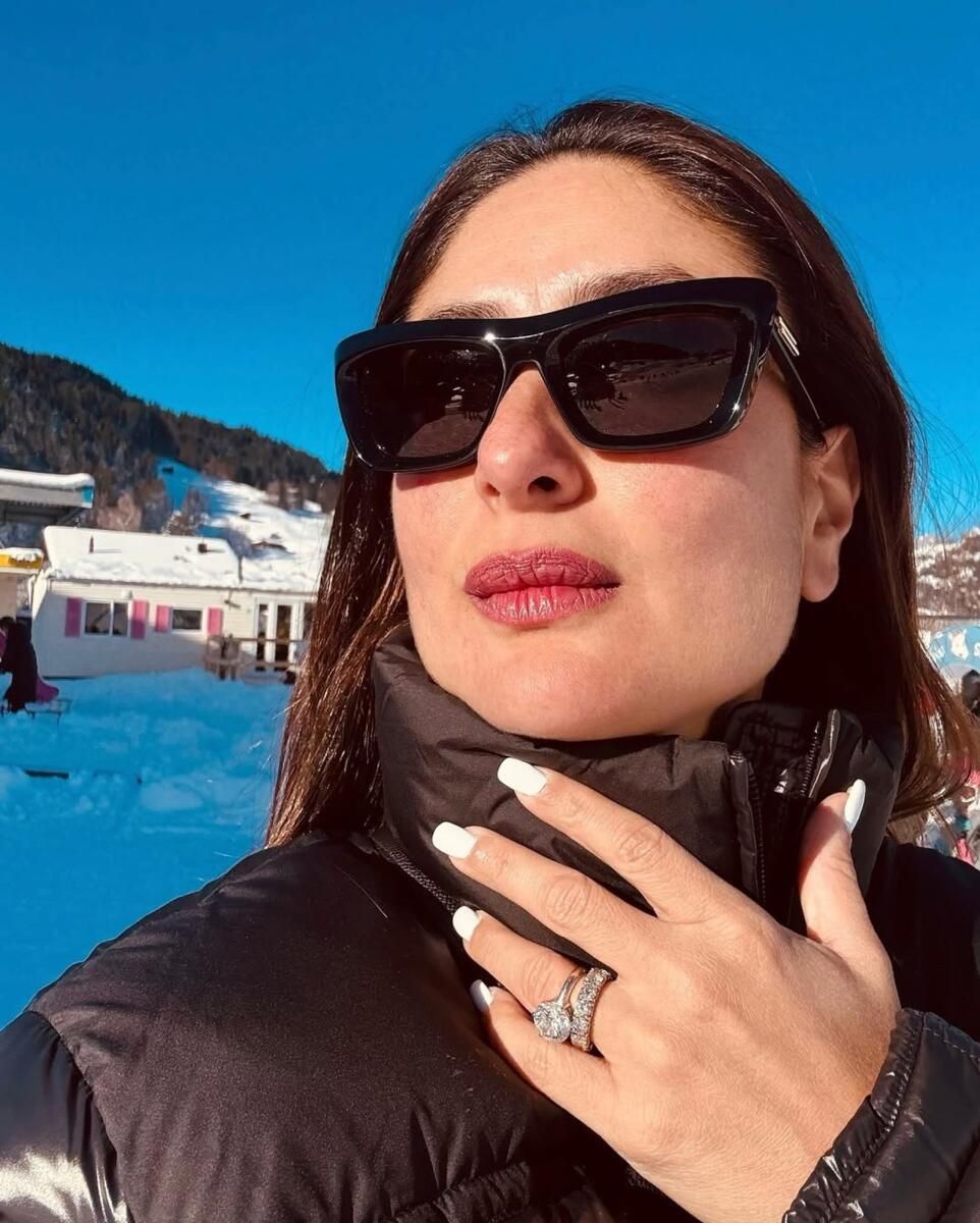 Kareena Kapoor 2024'ü Eğlenceli Özçekimler ve Aile İle Bitiriyor