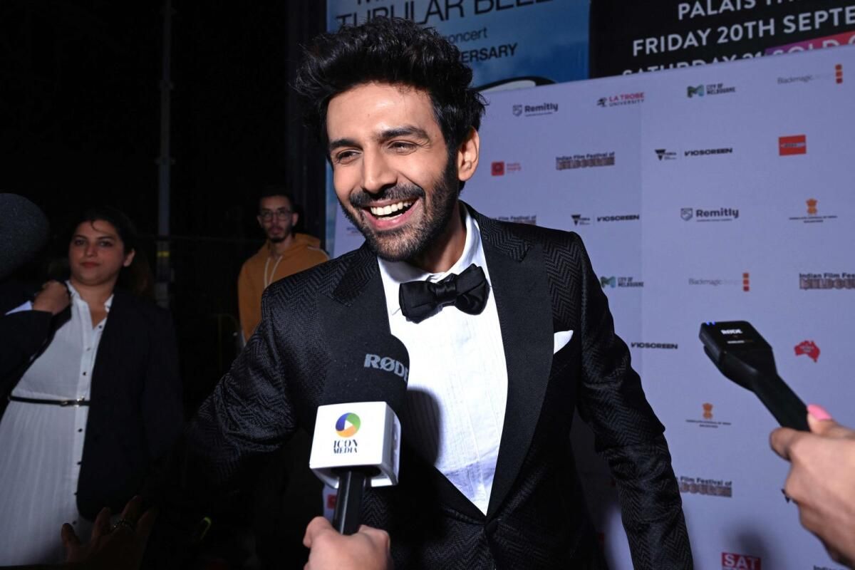 Kartik Aaryan, Karan Johar 'Tu Meri Main Tera, Main Tera Tu Meri' için Bir Araya Geldi
